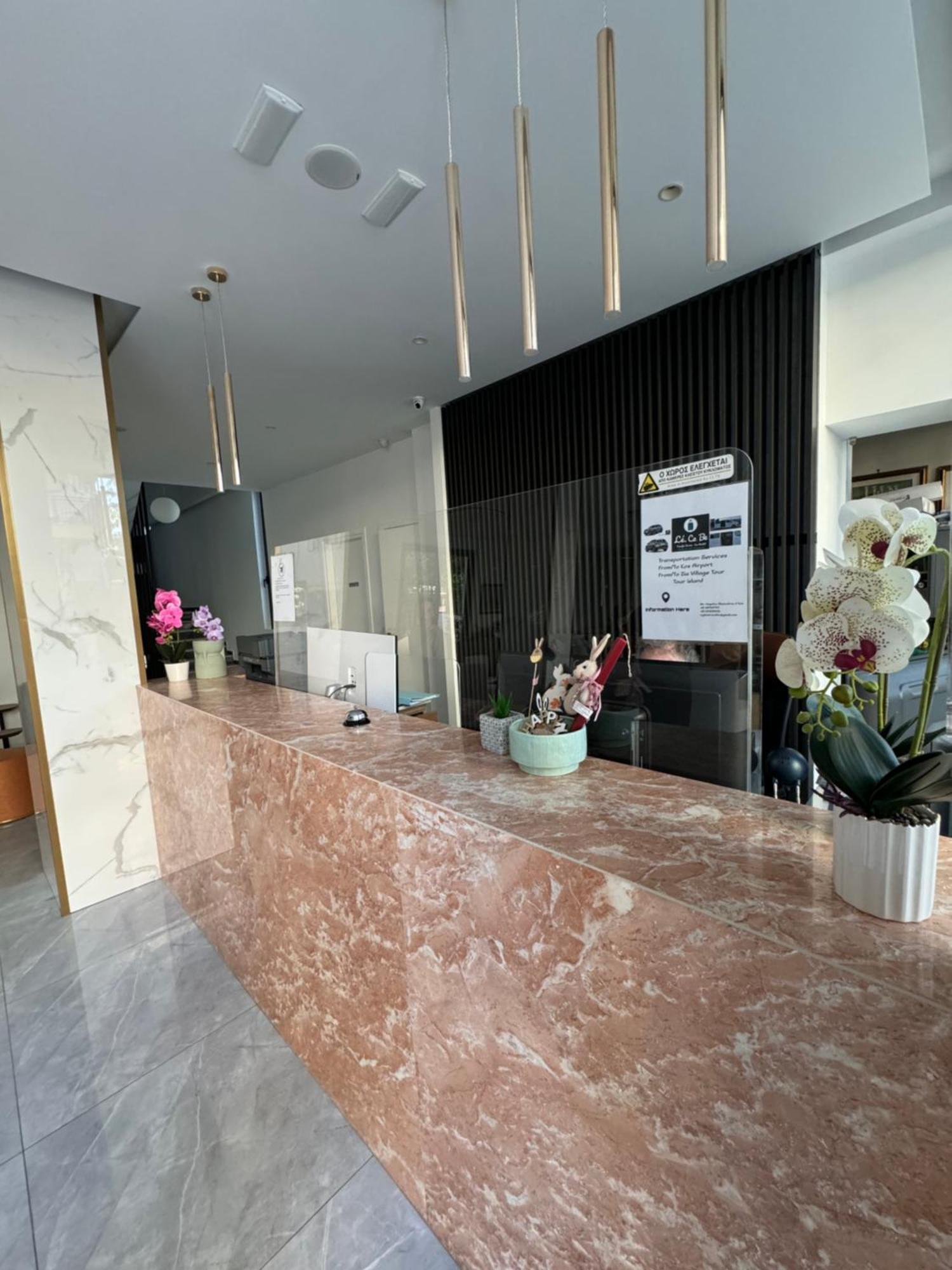 โรงแรมแคเทอรีน คอสทาวน์ ภายนอก รูปภาพ